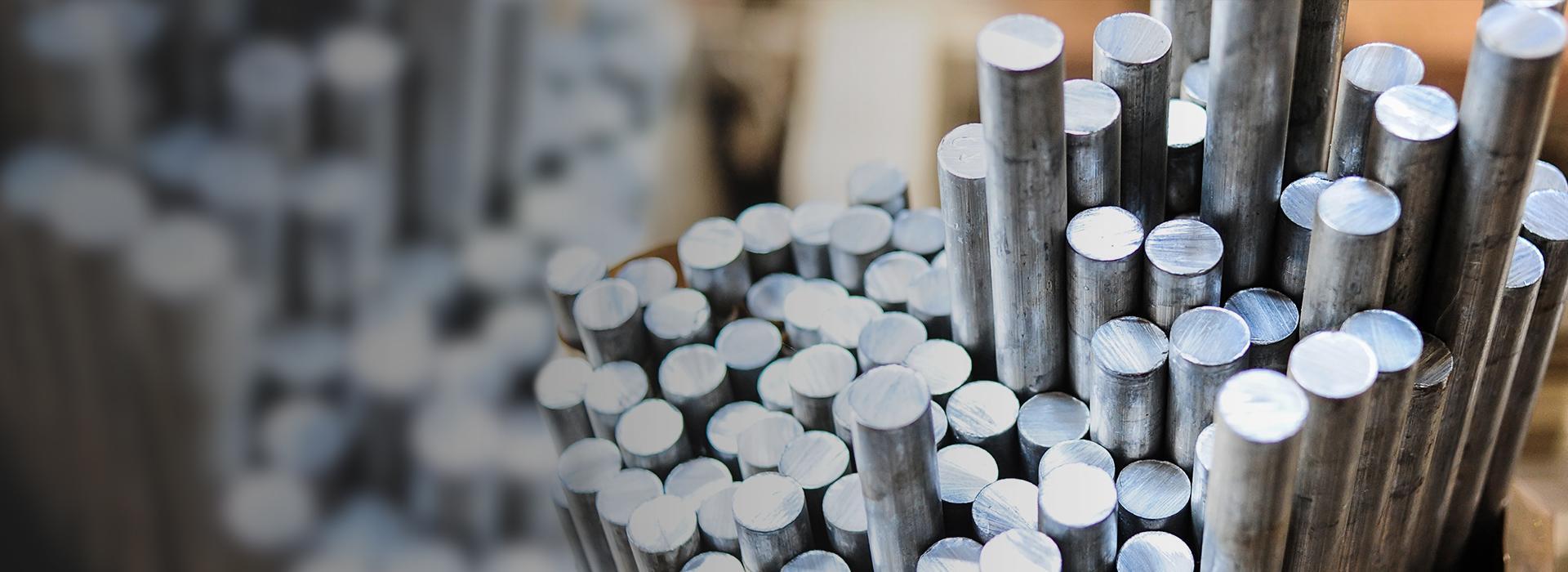 Slajd 3 Metalowe pręty